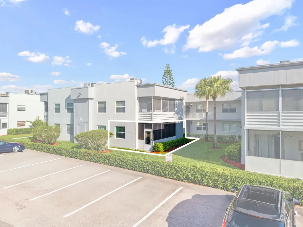 932 Flanders T Delray Beach FL 33484
