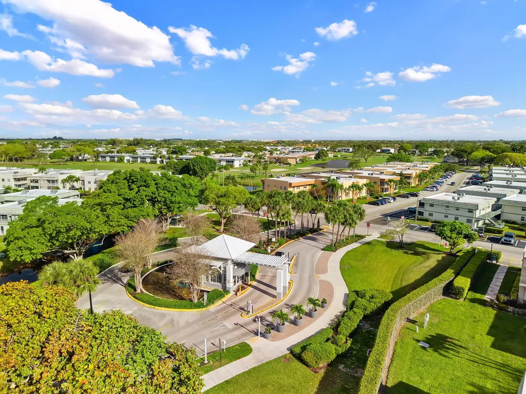 932 Flanders T Delray Beach FL 33484