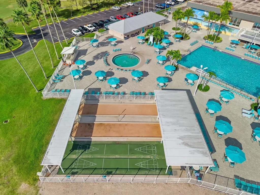 932 Flanders T Delray Beach FL 33484