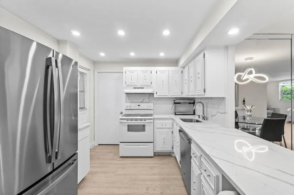 6461 NW 2nd Avenue Boca Raton FL 33487
