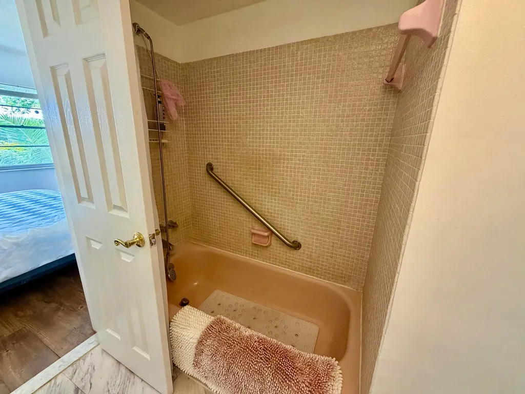 2551 W Golf Boulevard Pompano Beach FL 33064