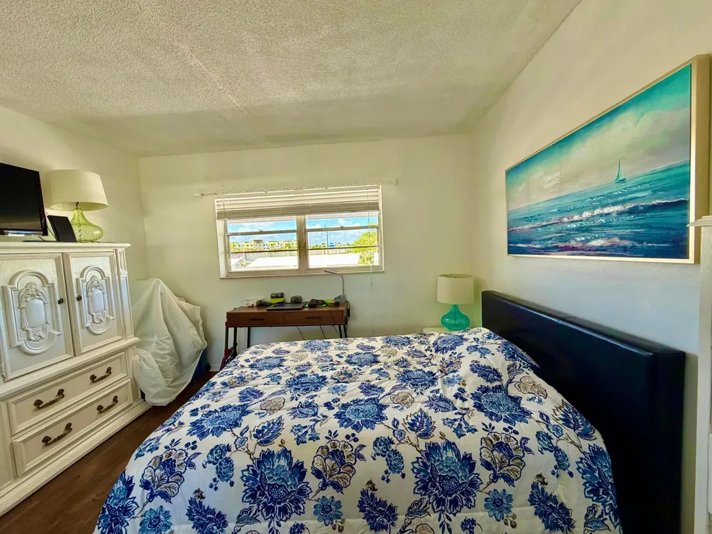 2551 W Golf Boulevard Pompano Beach FL 33064