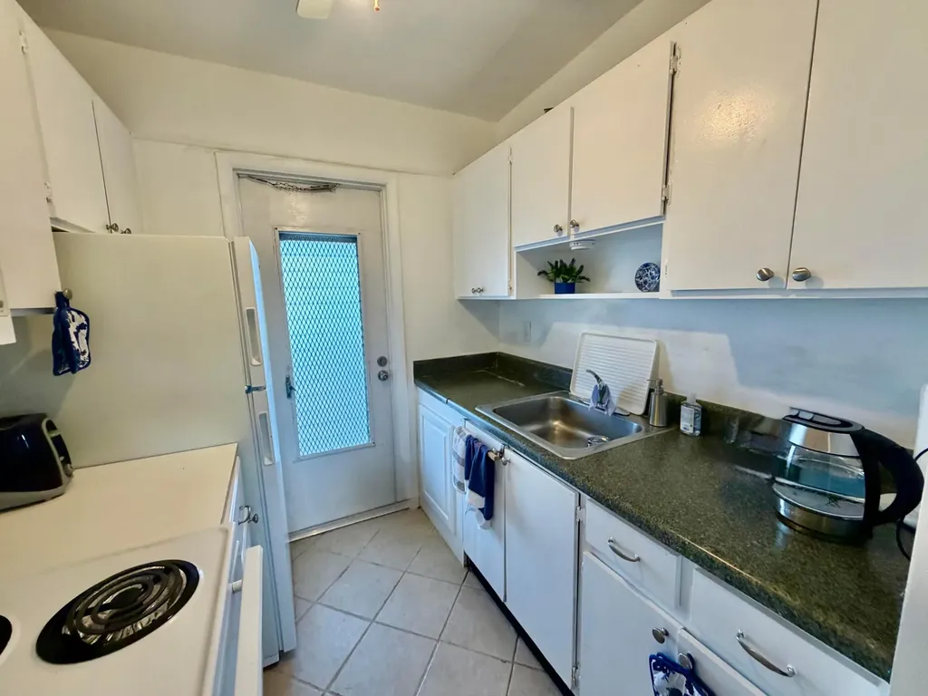 2551 W Golf Boulevard Pompano Beach FL 33064