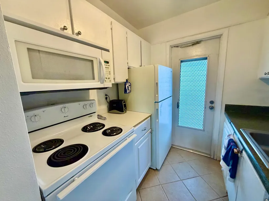2551 W Golf Boulevard Pompano Beach FL 33064