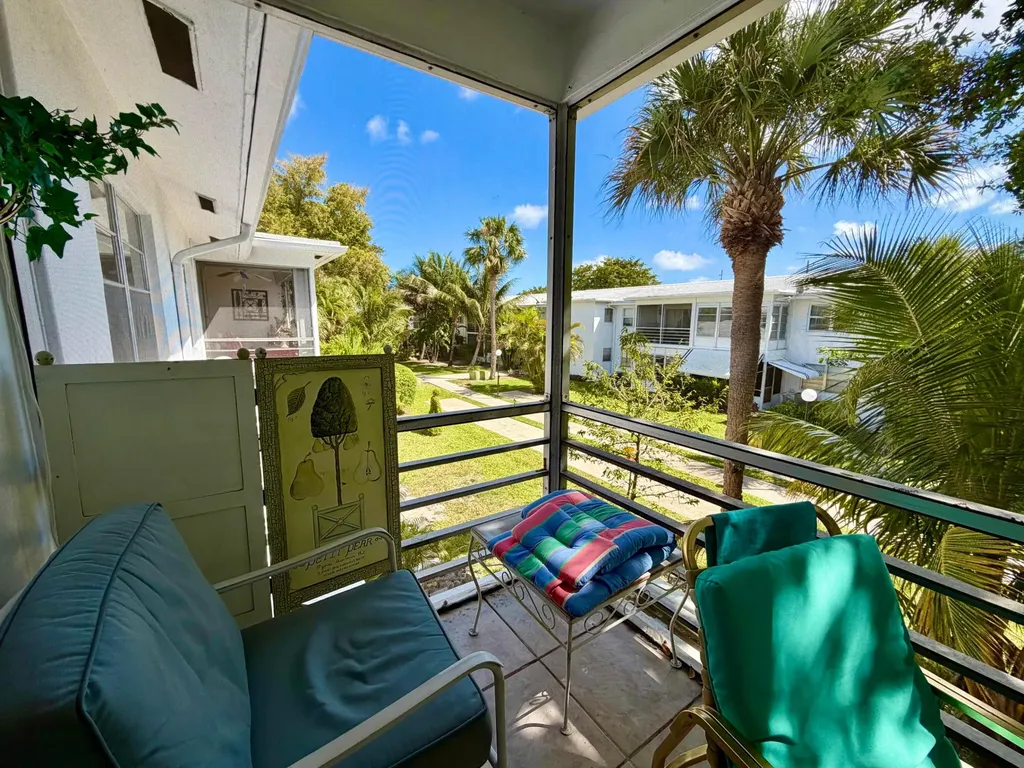 2551 W Golf Boulevard Pompano Beach FL 33064