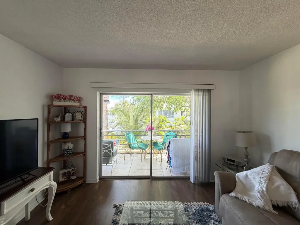 2551 W Golf Boulevard Pompano Beach FL 33064