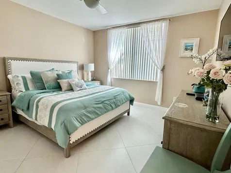 806 E Windward Way Lantana FL 33462