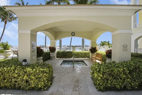 806 E Windward Way Lantana FL 33462