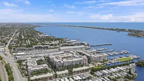 806 E Windward Way Lantana FL 33462