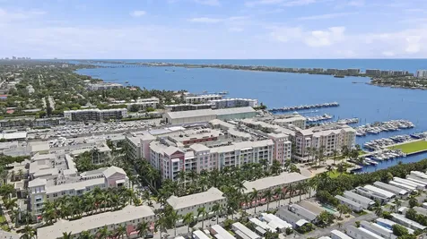 806 E Windward Way Lantana FL 33462