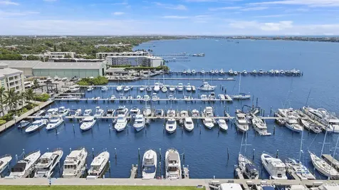 806 E Windward Way Lantana FL 33462