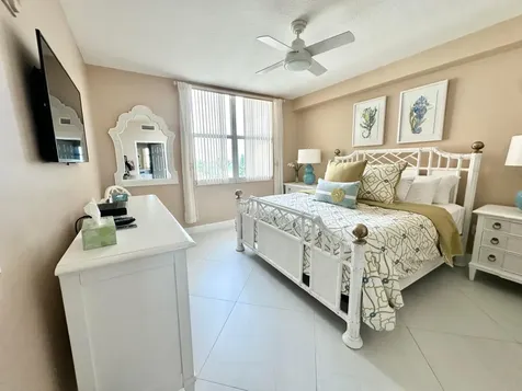 806 E Windward Way Lantana FL 33462