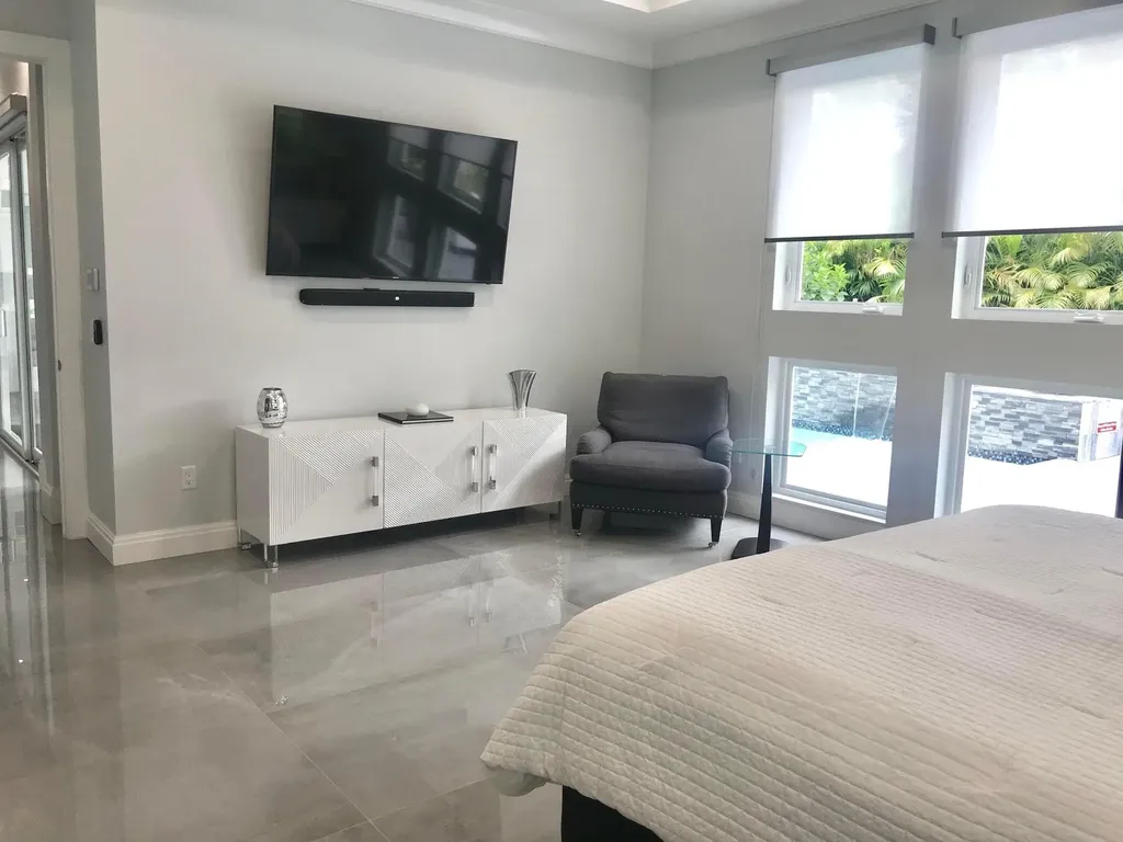 951 NE 2nd Terrace Boca Raton FL 33432