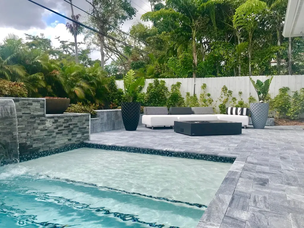 951 NE 2nd Terrace Boca Raton FL 33432