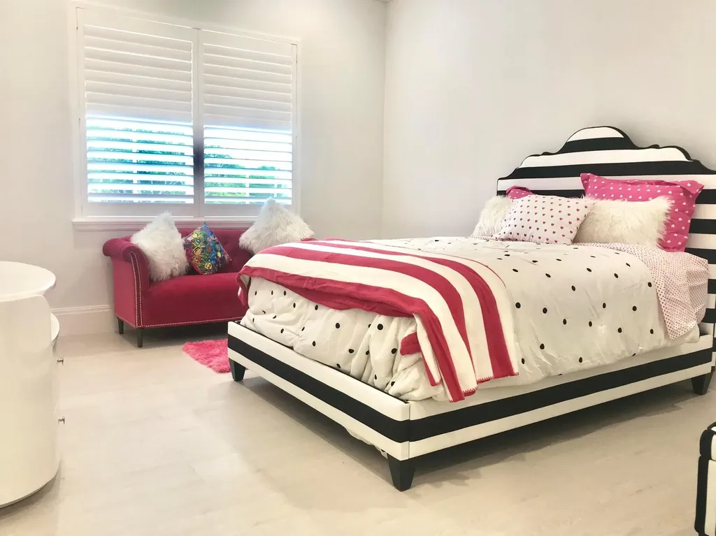 951 NE 2nd Terrace Boca Raton FL 33432