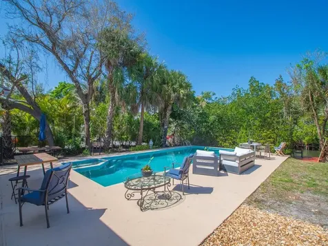 527 E Causeway Boulevard Vero Beach FL 32963