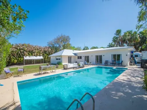527 E Causeway Boulevard Vero Beach FL 32963