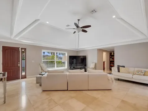 527 E Causeway Boulevard Vero Beach FL 32963