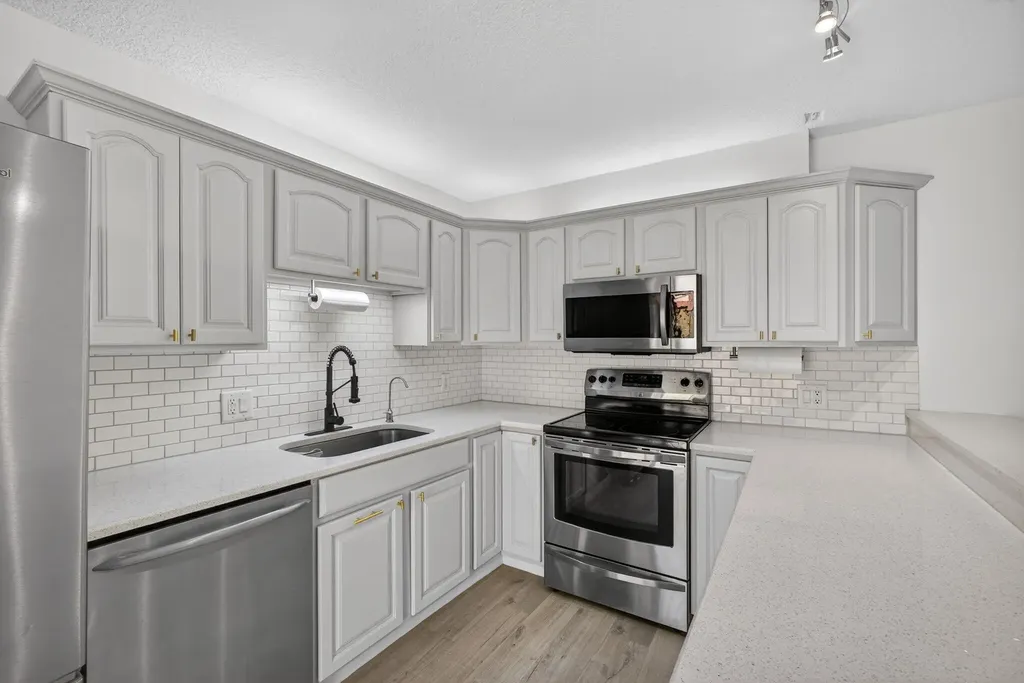 3332 N Meridian Way N Palm Beach Gardens FL 33410