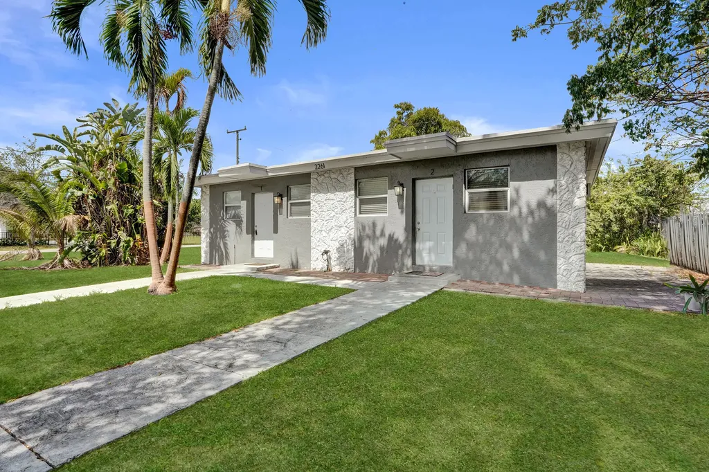 2261 NW 2nd Street Pompano Beach FL 33069