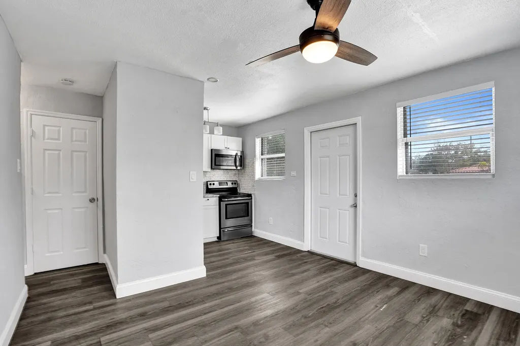 2261 NW 2nd Street Pompano Beach FL 33069