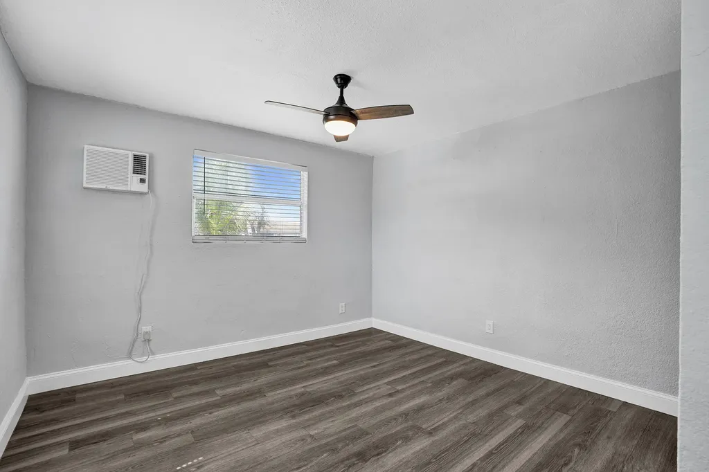 2261 NW 2nd Street Pompano Beach FL 33069