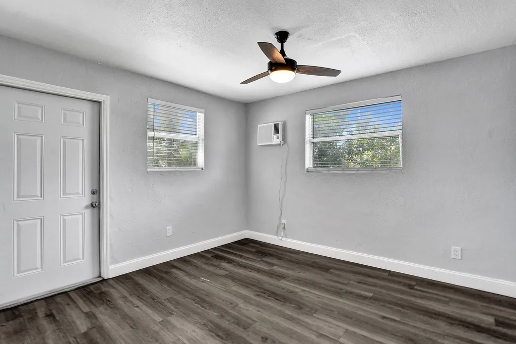 2261 NW 2nd Street Pompano Beach FL 33069