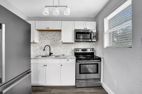 2261 NW 2nd Street Pompano Beach FL 33069