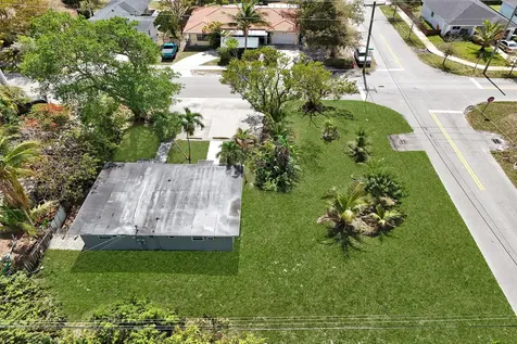 2261 NW 2nd Street Pompano Beach FL 33069