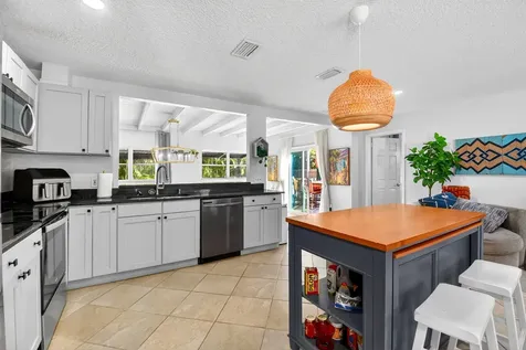 320 Riverdale Road Palm Springs FL 33461
