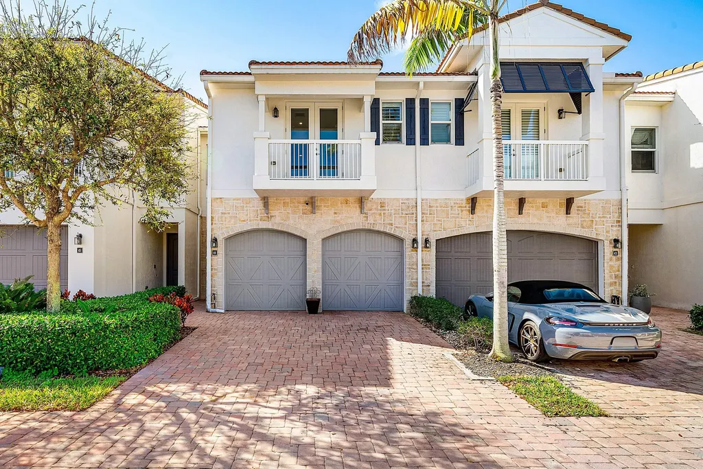 100 NW 69th Circle Boca Raton FL 33487