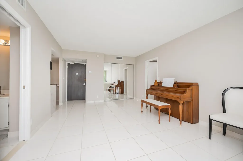 20335 W Country Club Drive Aventura FL 33180