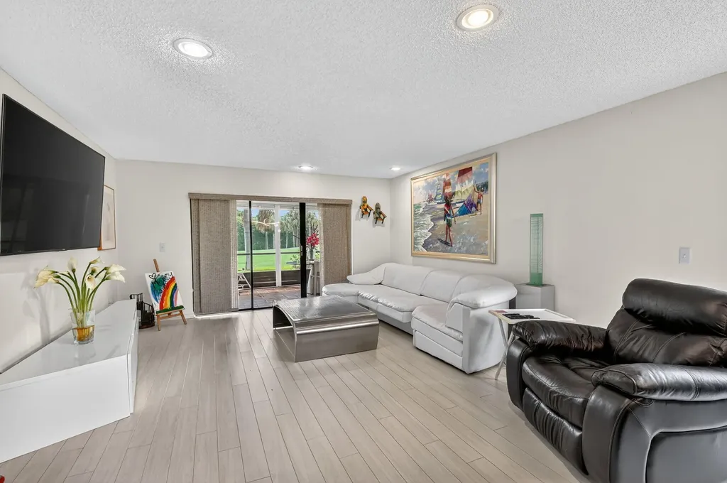 8 Stratford Drive E Boynton Beach FL 33436