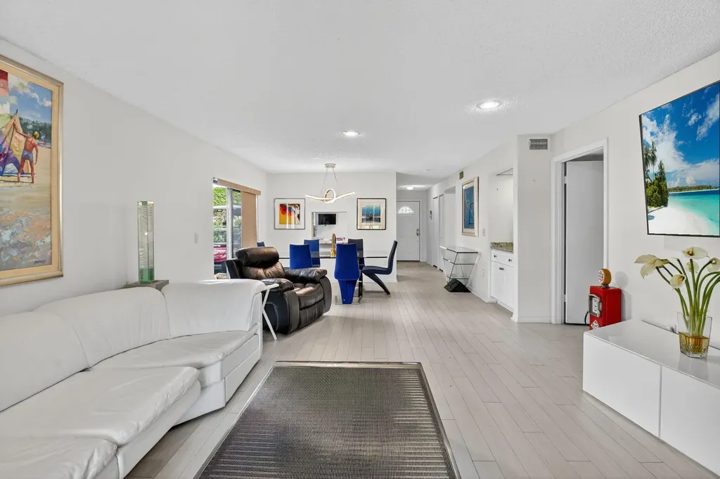 8 Stratford Drive E Boynton Beach FL 33436
