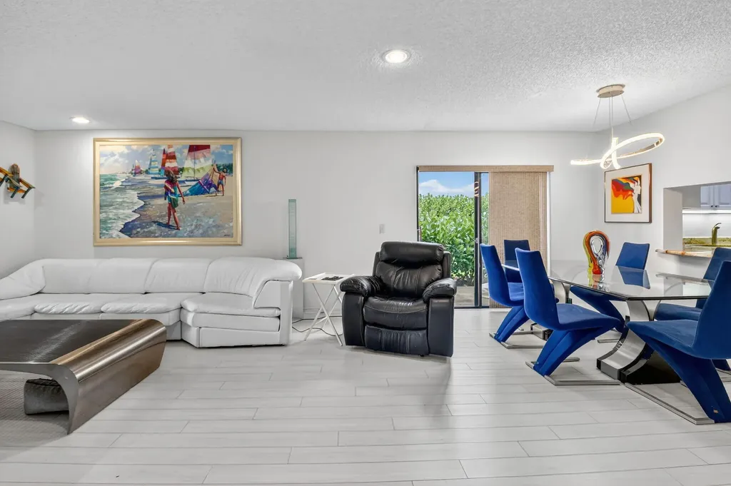 8 Stratford Drive E Boynton Beach FL 33436