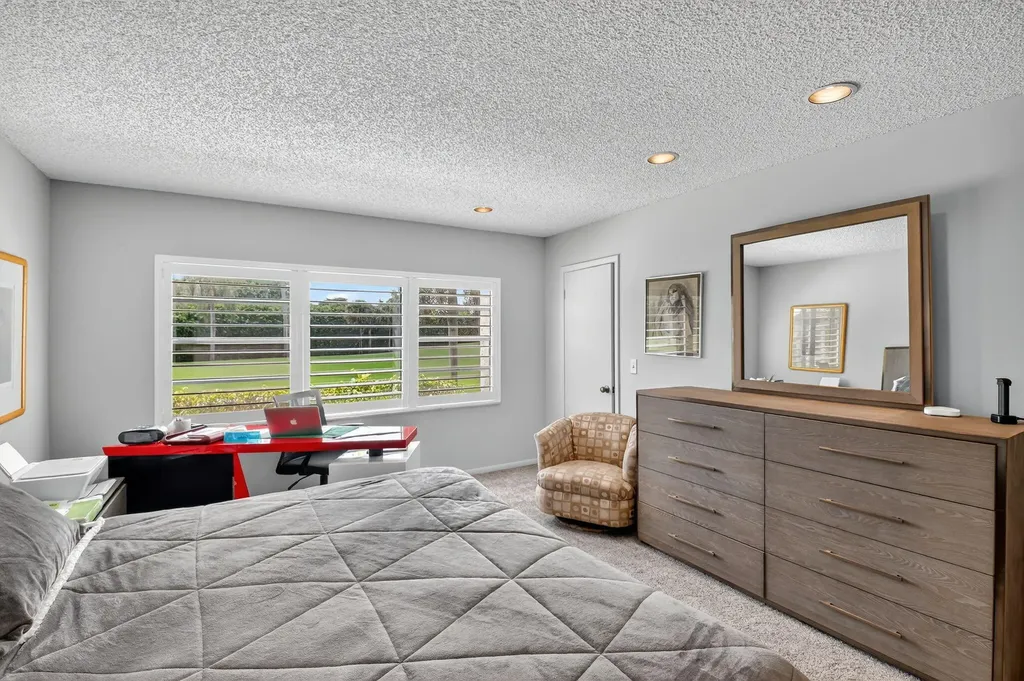 8 Stratford Drive E Boynton Beach FL 33436