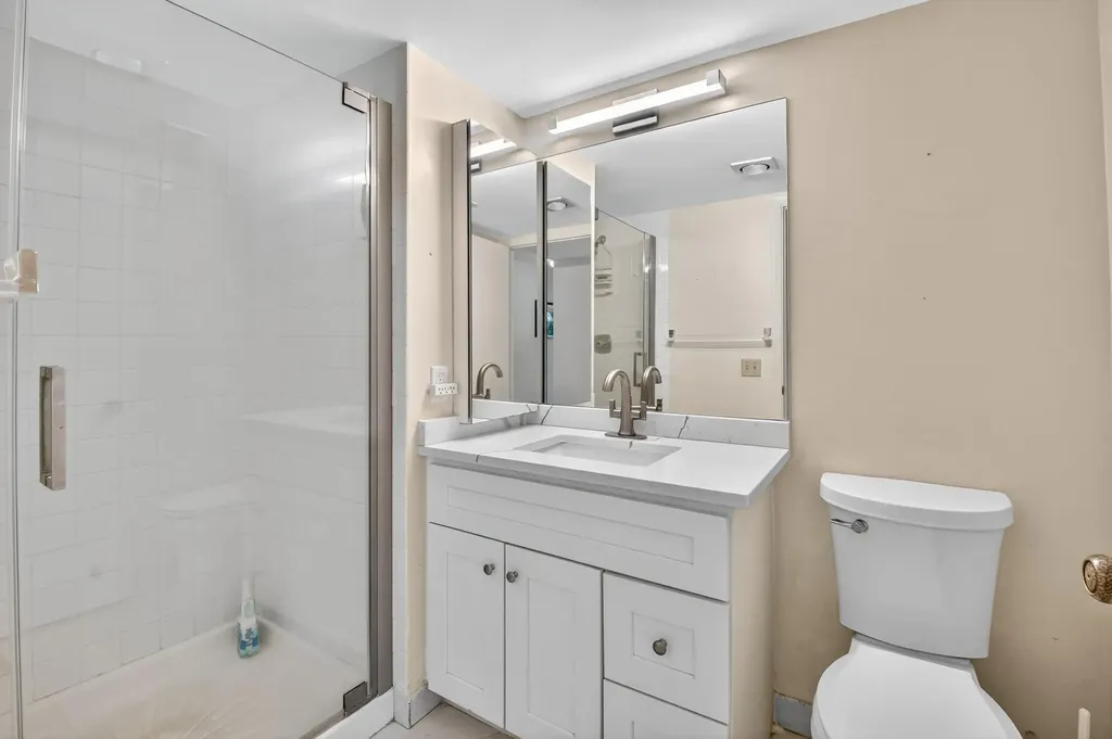 8 Stratford Drive E Boynton Beach FL 33436