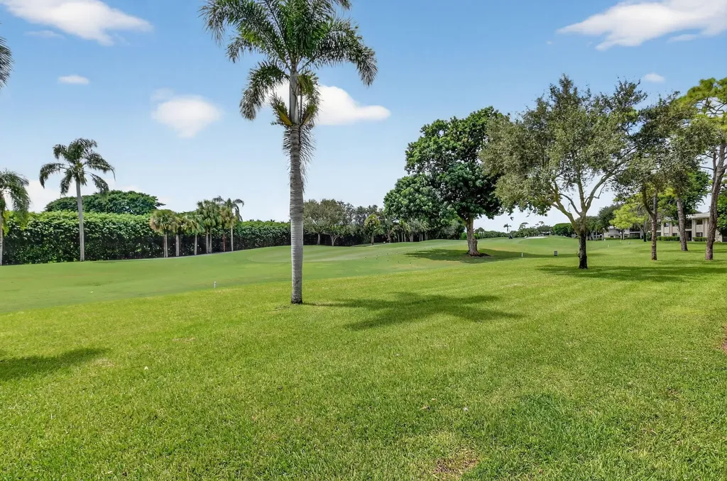 8 Stratford Drive E Boynton Beach FL 33436