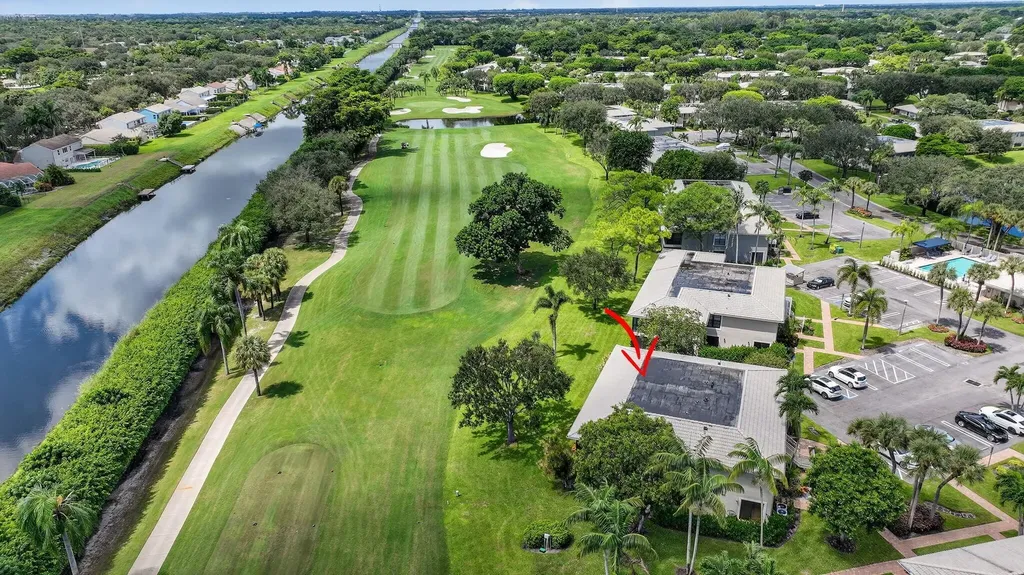 8 Stratford Drive E Boynton Beach FL 33436