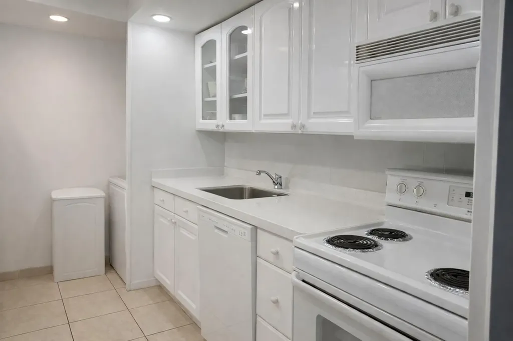 5401 Collins Avenue Miami Beach FL 33140