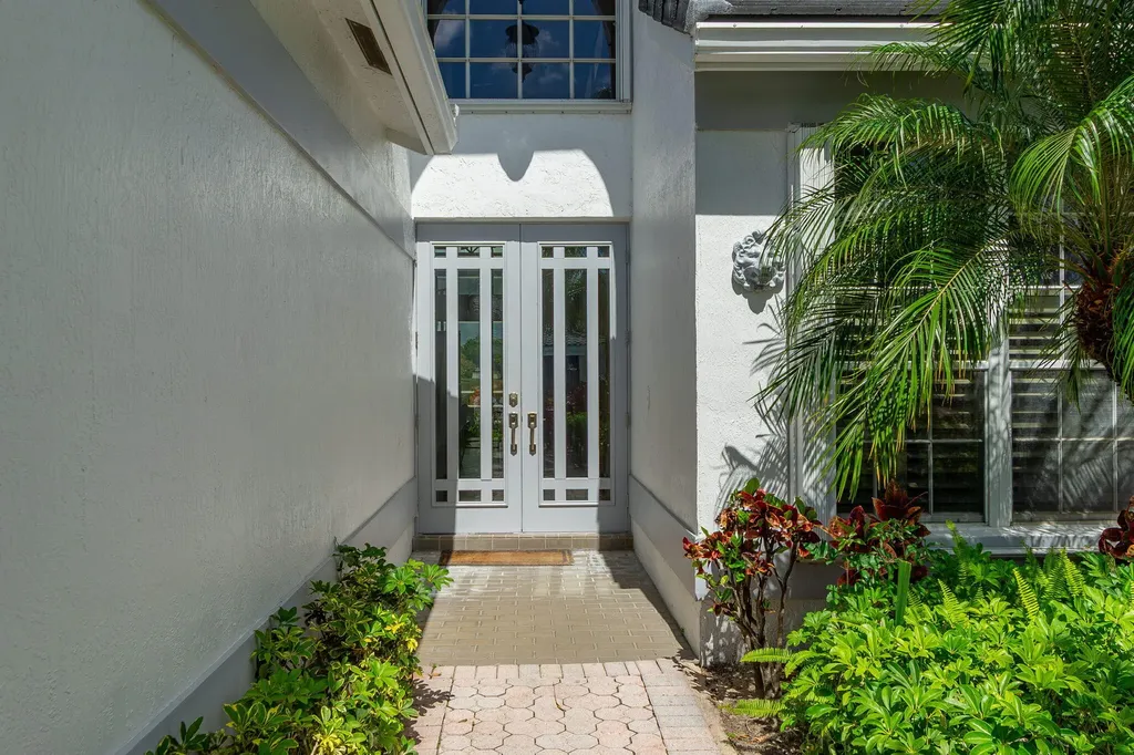 6005 Newport Village Way Lake Worth FL 33463