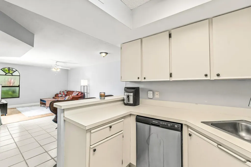 3900 Village Drive Delray Beach FL 33445