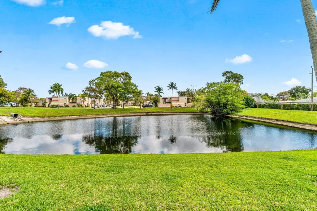 3900 Village Drive Delray Beach FL 33445