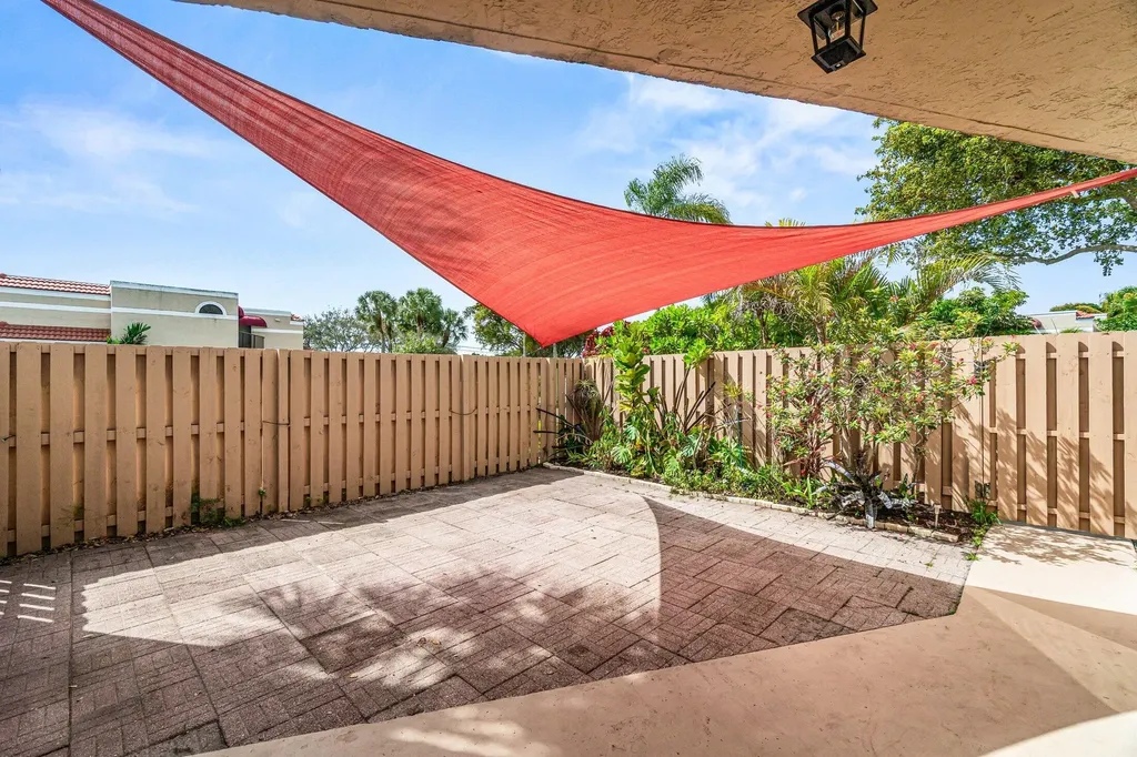 3900 Village Drive Delray Beach FL 33445