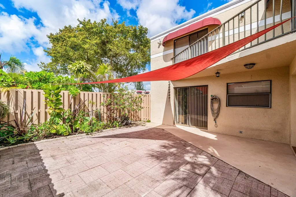 3900 Village Drive Delray Beach FL 33445