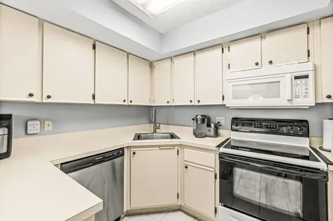 3900 Village Drive Delray Beach FL 33445
