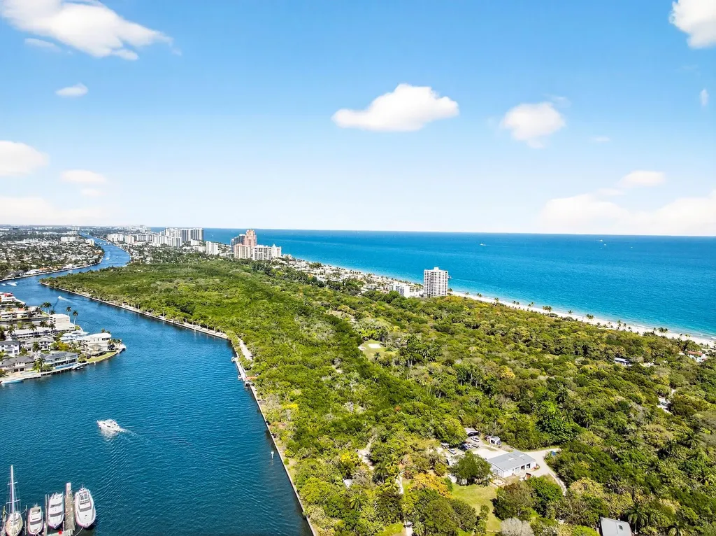 2555 NE 11th Street Fort Lauderdale FL 33304