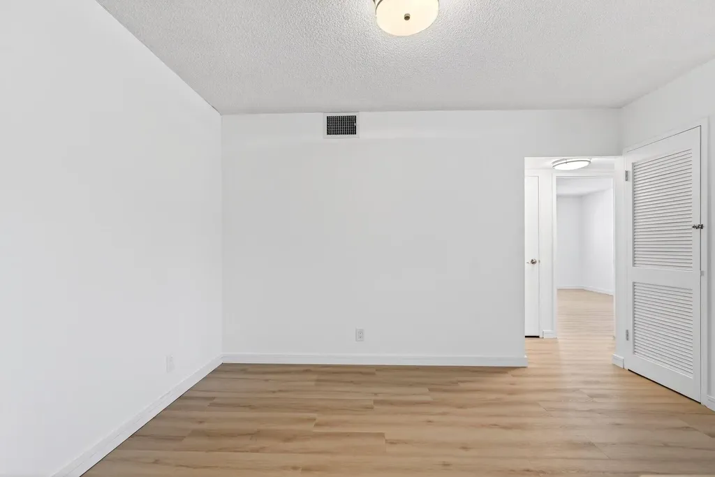 2555 NE 11th Street Fort Lauderdale FL 33304
