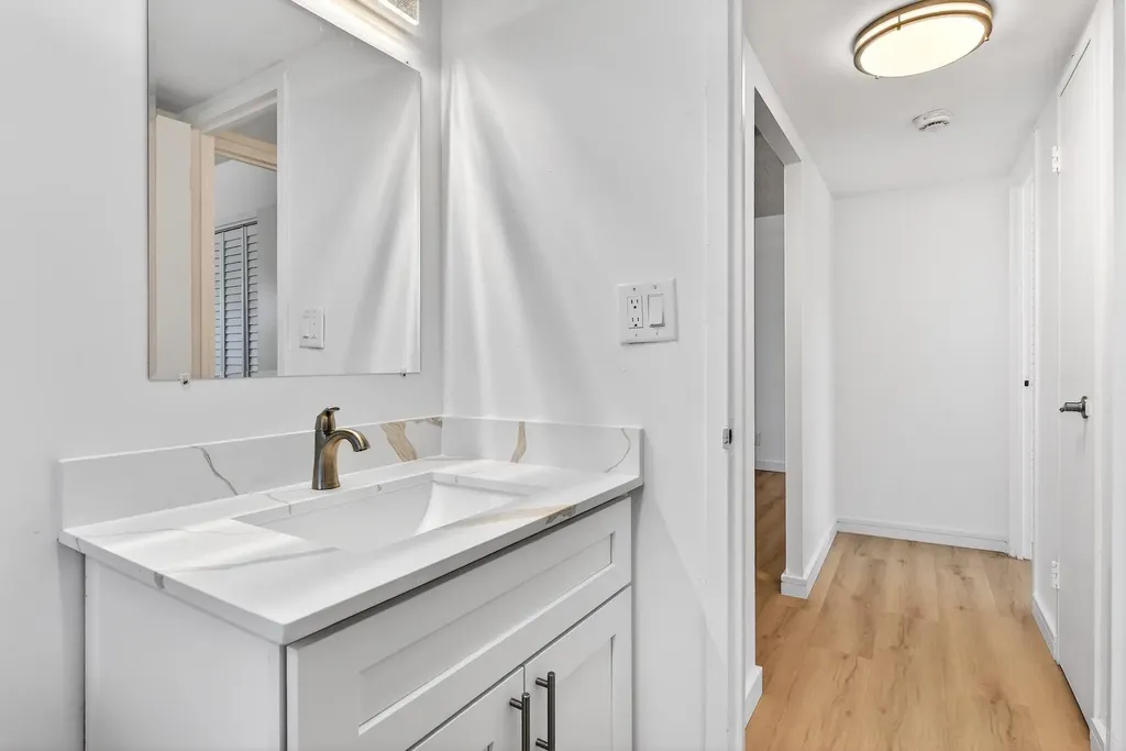 2555 NE 11th Street Fort Lauderdale FL 33304