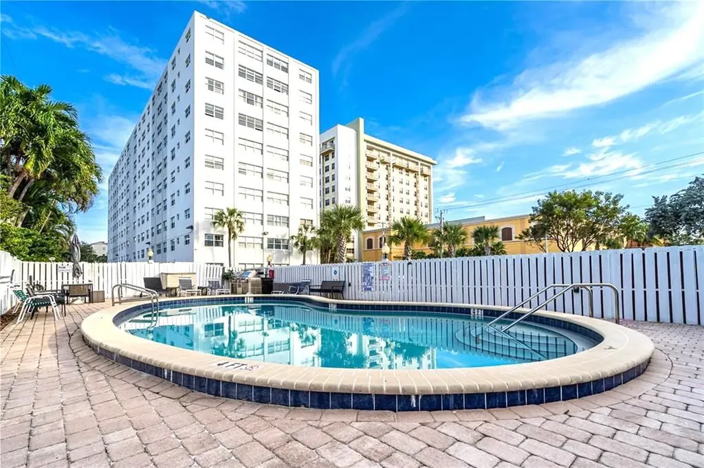 2555 NE 11th Street Fort Lauderdale FL 33304